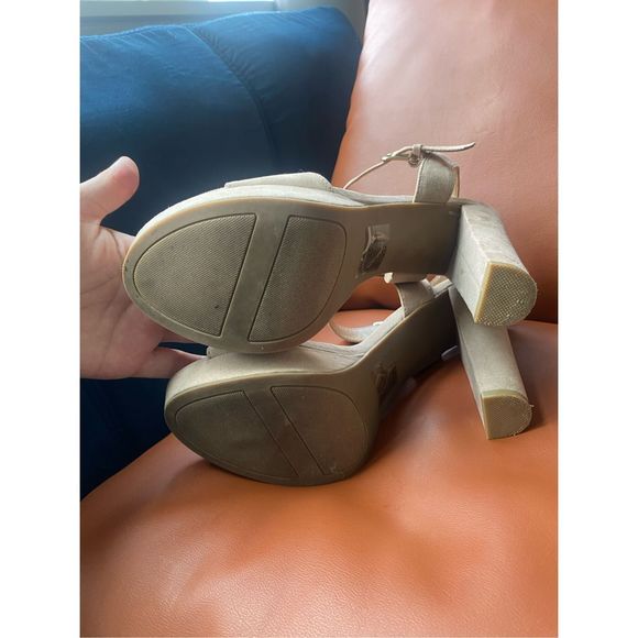 LC Lauren Conrad Tan Heels - Picture 9 of 13